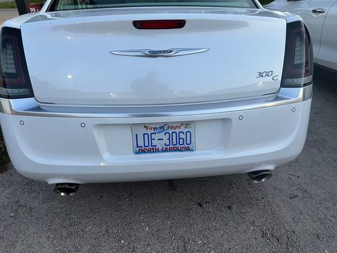 Used 2012 Chrysler 300 C Luxury Series image 19