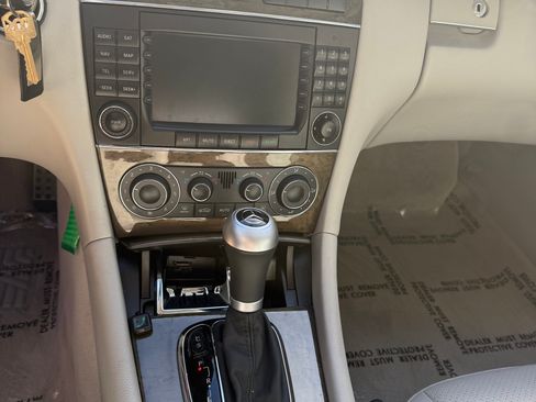 Used 2007 Mercedes-Benz C 230 Sedan image 17