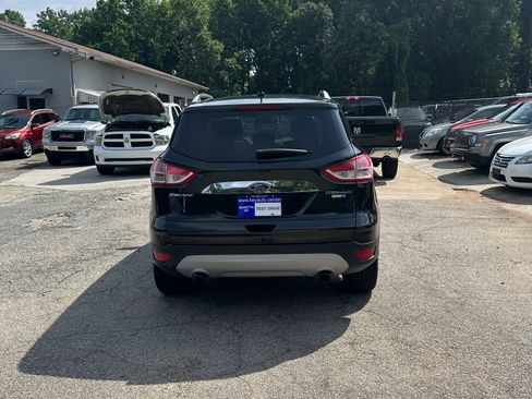 Used 2015 Ford Escape Titanium image 4