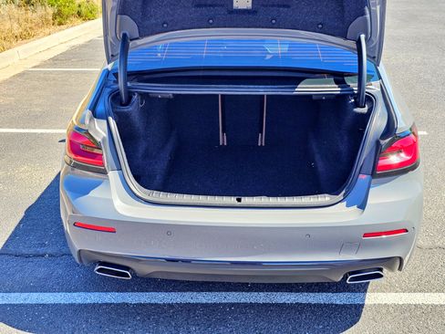 Used 2022 BMW 530i w/ Convenience Package image 13