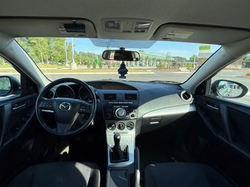Used 2010 MAZDA MAZDA3 i Touring FWD image 8