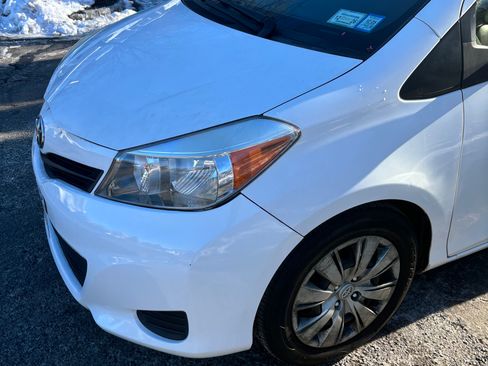 Used 2014 Toyota Yaris LE FWD image 10