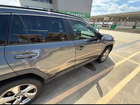 Used 2021 Toyota RAV4 XLE Premium AWD/4WD image 13