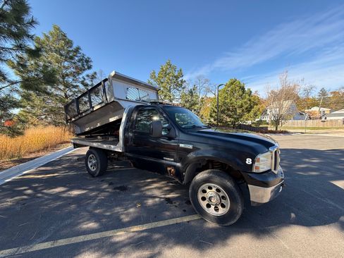 Used 2006 Ford F350 XL image 4