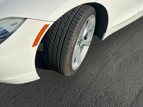 Used 2011 BMW Z4 sDrive30i image 13