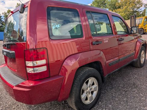 Used 2012 Jeep Liberty Sport image 6