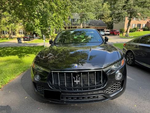 Used 2019 Maserati Levante AWD/4WD image 1