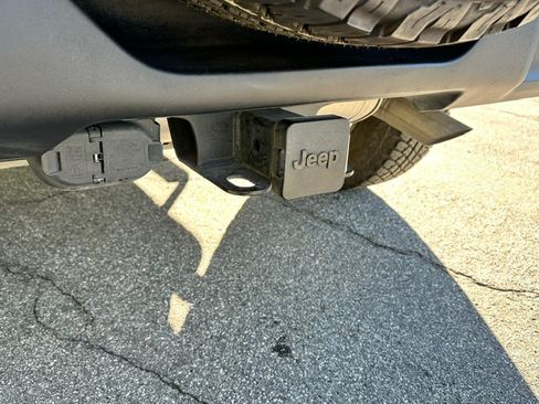 Used 2021 Jeep Wrangler Sport image 25