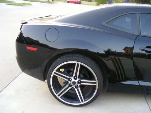 Used 2011 Chevrolet Camaro LS image 11