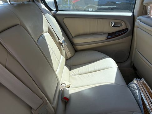 Used 2001 INFINITI I30 FWD image 9