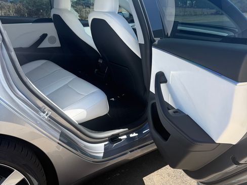 Used 2025 Tesla Model 3 Long Range AWD/4WD image 11
