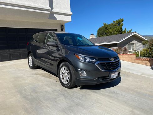 Used 2019 Chevrolet Equinox LS FWD image 1
