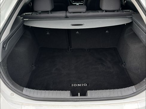Used 2017 Hyundai Ioniq Blue image 6