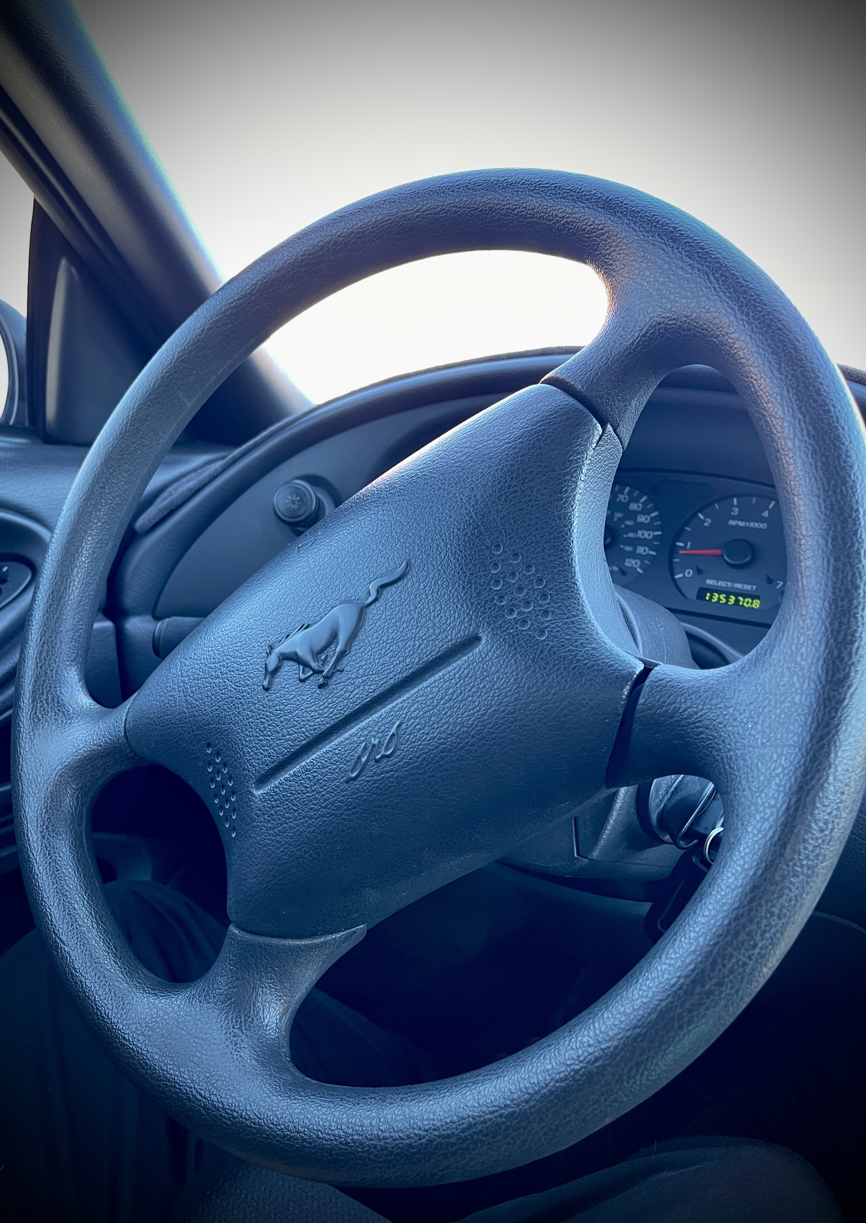Used 2003 Ford Mustang Coupe RWD image 9