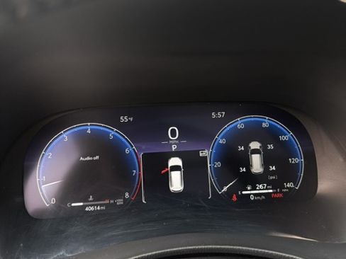 Used 2023 Toyota Highlander Platinum image 11