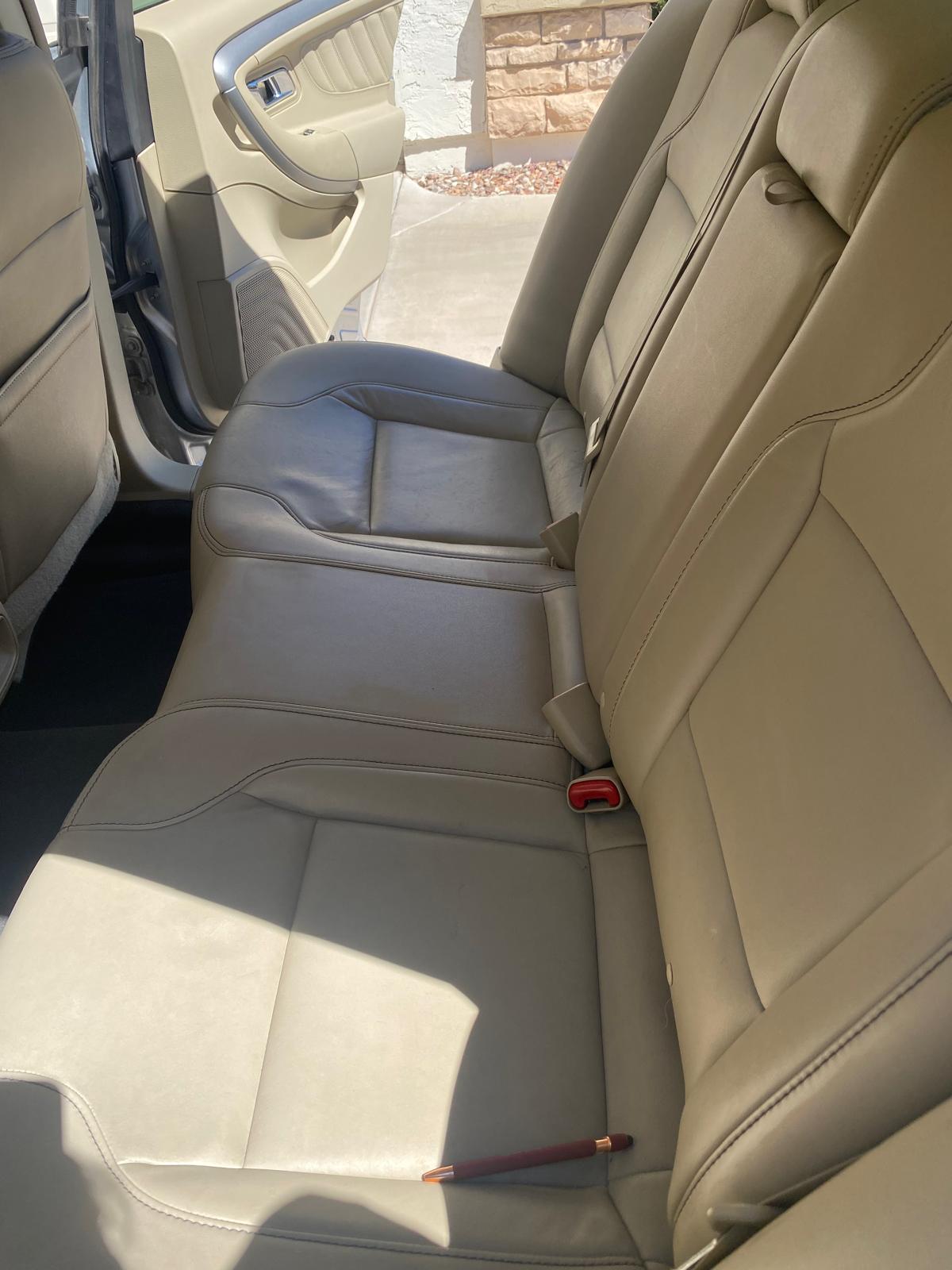 Used 2013 Ford Taurus SEL FWD image 21