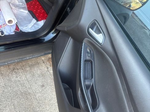 Used 2013 Ford Focus SE image 12