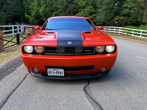 Used 2009 Dodge Challenger SRT8 w/ SRT Option Group II RWD image 11