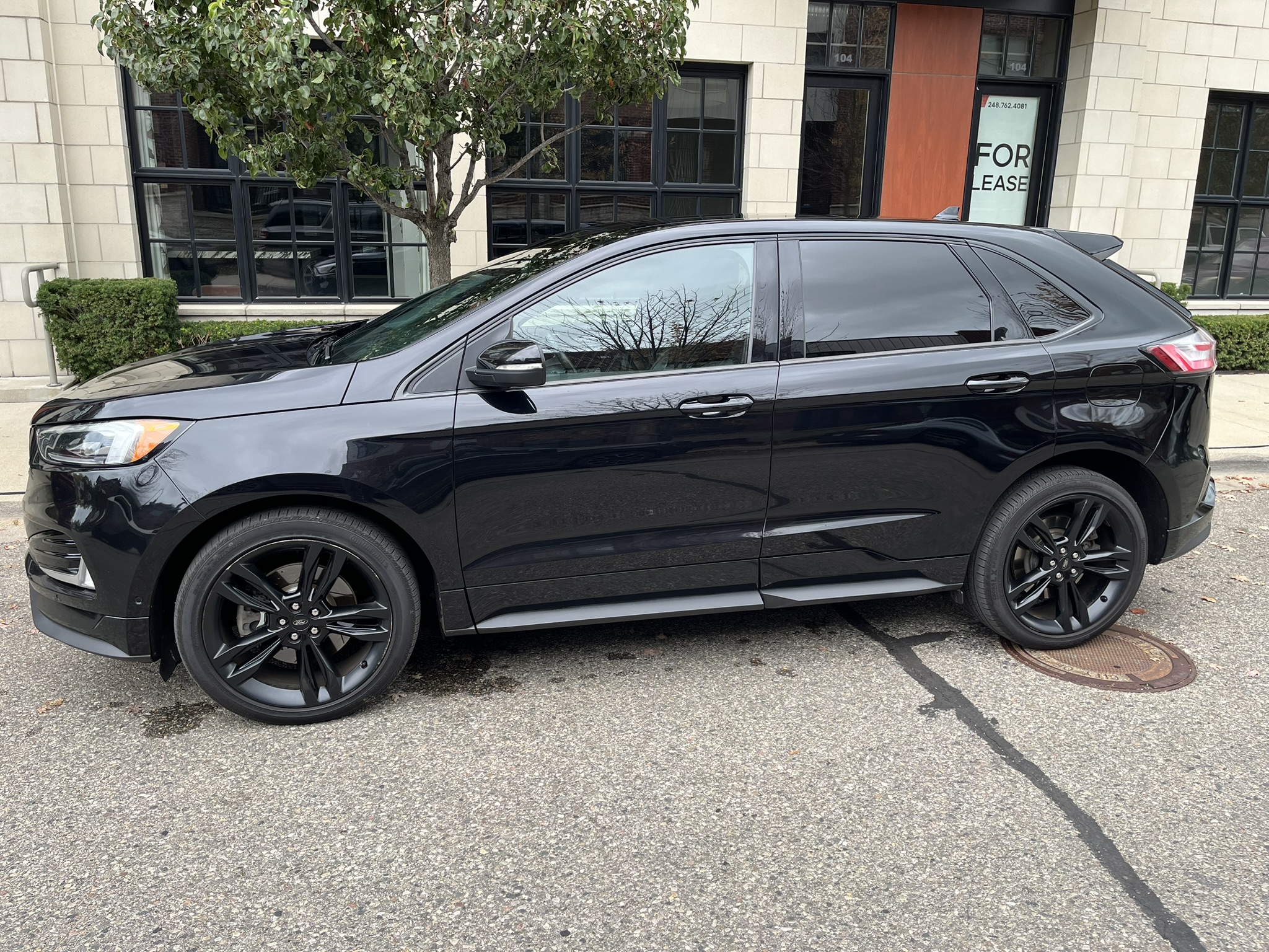 Used 2019 Ford Edge ST w/ Equipment Group 401A AWD/4WD image 2