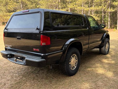 Used 1998 GMC Sonoma SLS w/ Highrider Suspension Pkg image 2