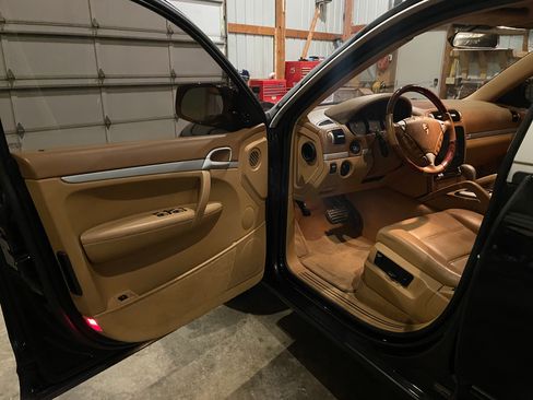 Used 2009 Porsche Cayenne image 12