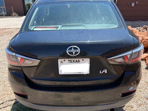Used 2016 Scion iA FWD image 10