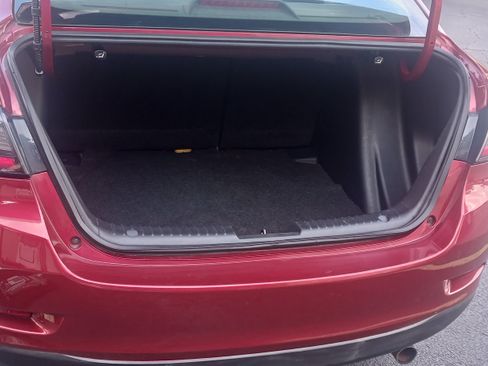 Used 2018 Toyota Yaris iA image 4