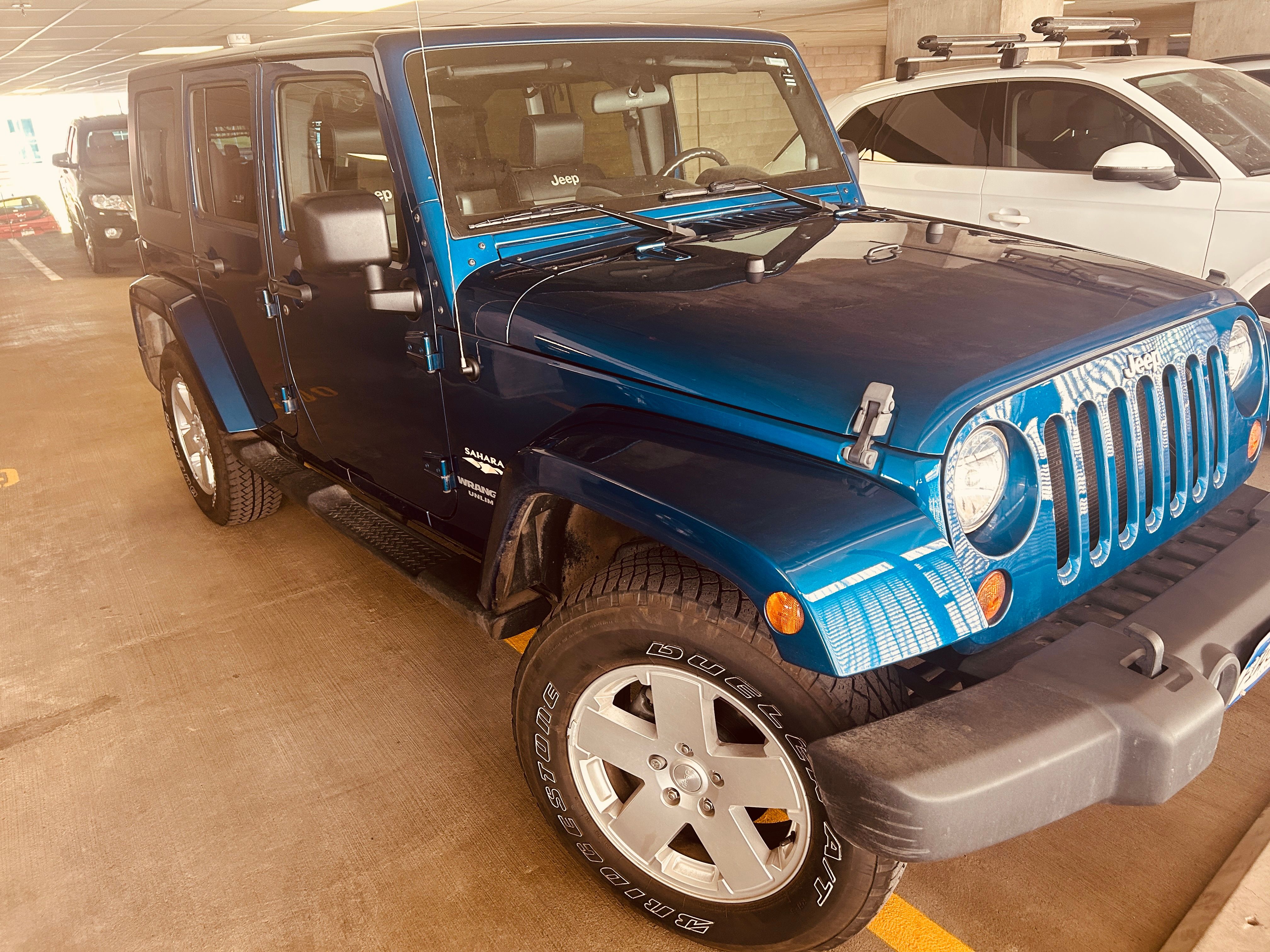 Used 2010 Jeep Wrangler Unlimited Sahara w/ Dual Top Group AWD/4WD image 5