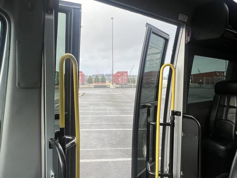 Used 2017 Mercedes-Benz Sprinter 3500 image 5