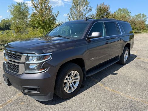 Used 2016 Chevrolet Suburban LT image 1