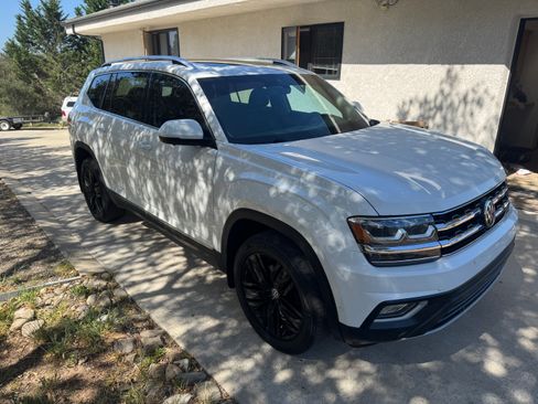 Used 2018 Volkswagen Atlas SEL Premium image 4