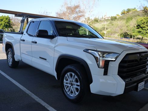 Used 2022 Toyota Tundra SR5 w/ SR5 Convenience Package image 2