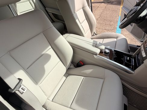 Used 2015 Mercedes-Benz E 350 E 350 4MATIC Sedan 4D image 6