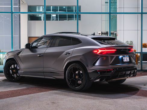 Used 2021 Lamborghini Urus AWD/4WD image 4