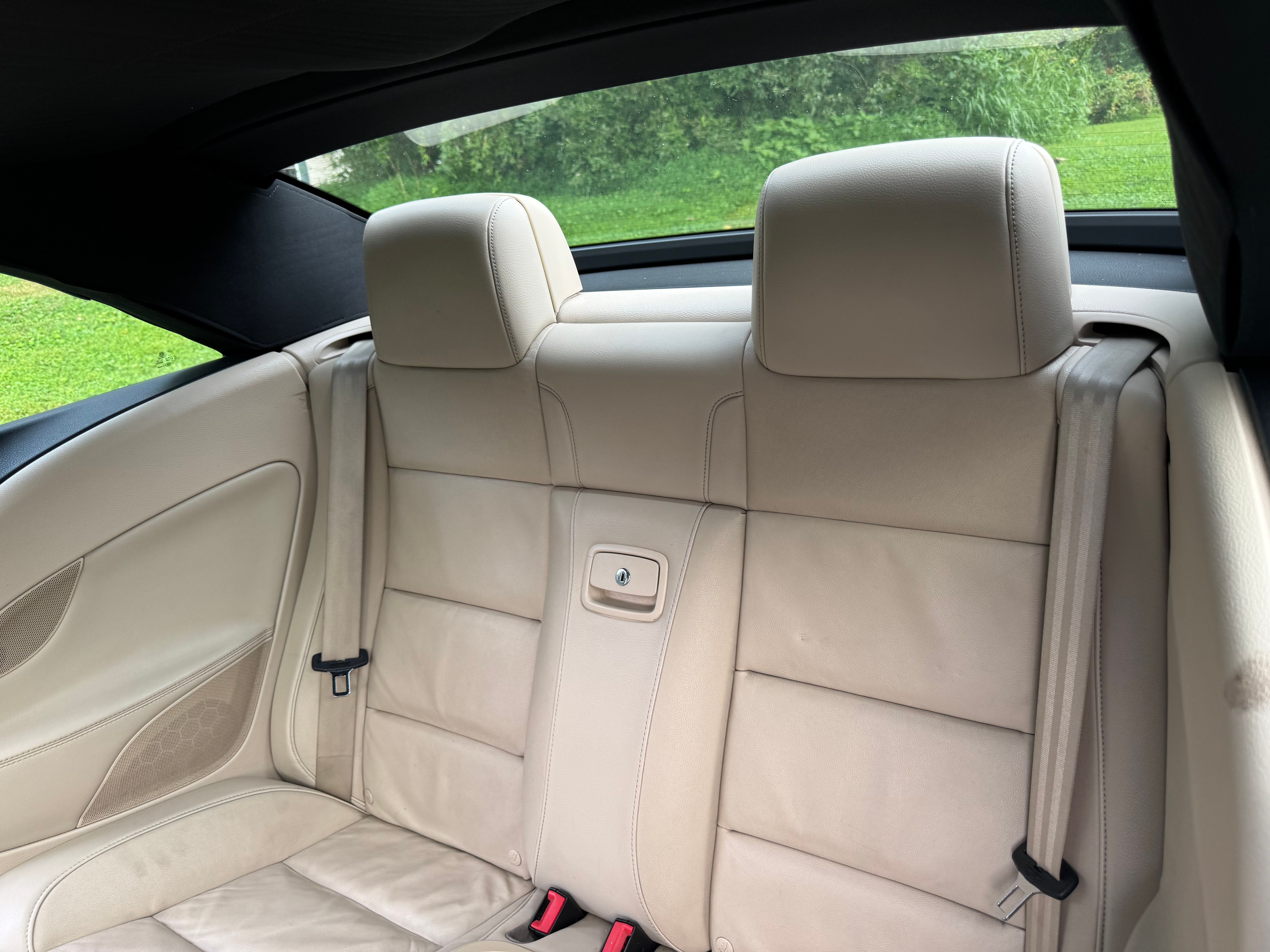 Used 2012 Volkswagen Eos Lux FWD image 5