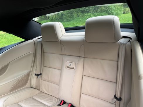 Used 2012 Volkswagen Eos Executive FWD image 5