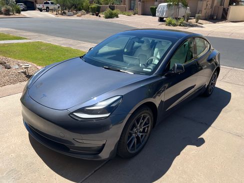 Used 2023 Tesla Model 3 Standard Range RWD image 1