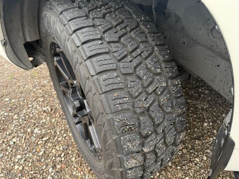 Used 2017 Toyota Land Cruiser image 21