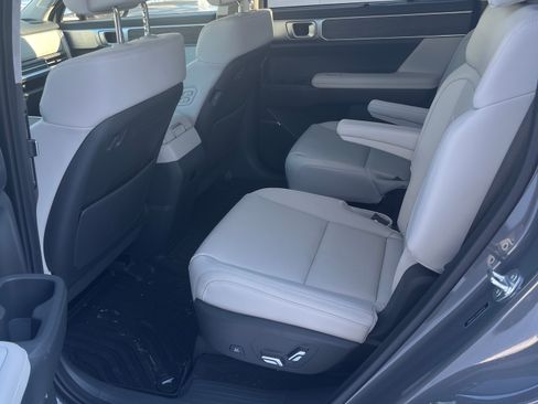 Used 2025 Hyundai Santa Fe Calligraphy image 10