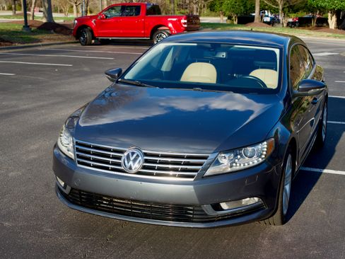 Used 2013 Volkswagen CC Sport image 22