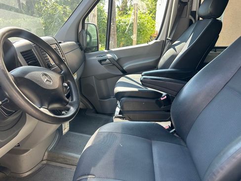 Used 2016 Mercedes-Benz Sprinter 2500 image 8