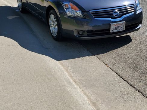 Used 2009 Nissan Altima 2.5 S FWD image 1