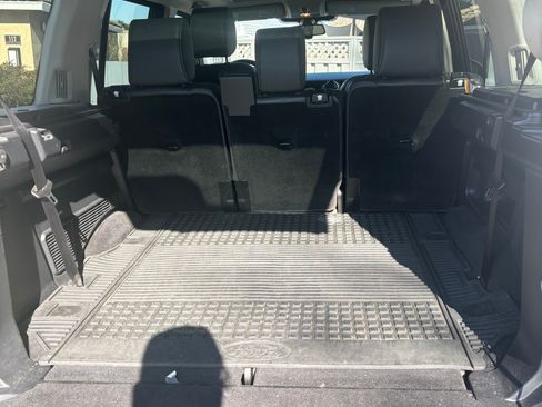 Used 2016 Land Rover LR4 HSE Silver Edition image 24