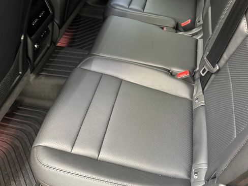 Used 2026 Porsche Cayenne AWD/4WD image 9