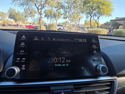 Used 2018 Honda Accord Sport image 8