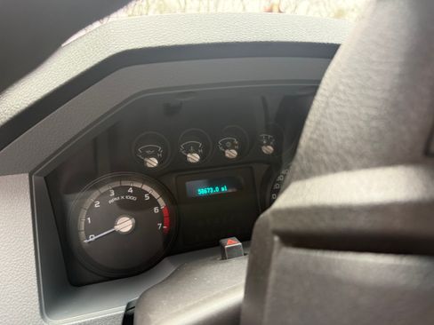 Used 2011 Ford F350 XL w/ Skid Plate Pkg image 9