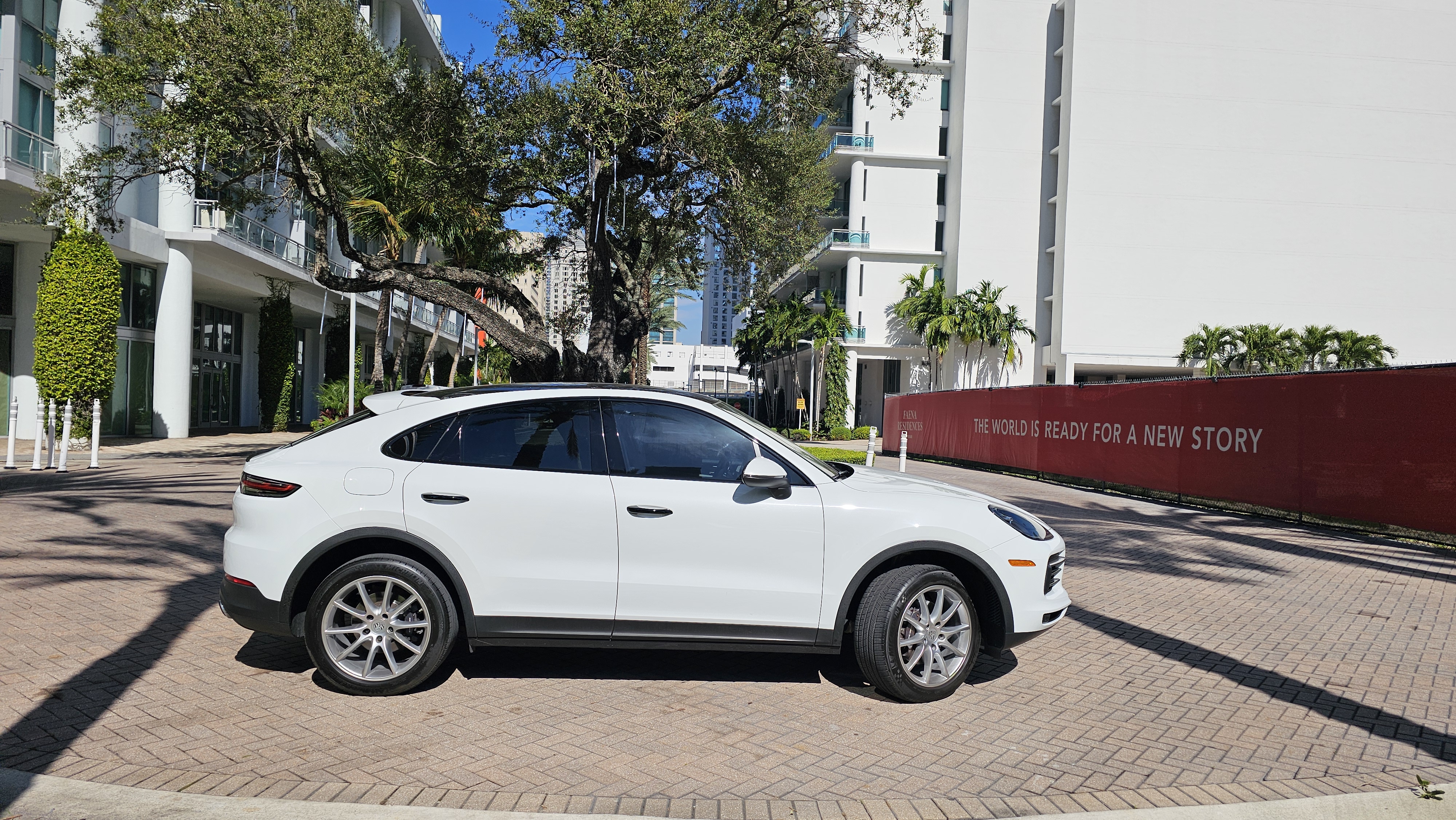 Used 2020 Porsche Cayenne AWD/4WD image 5