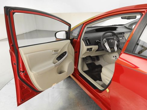 Used 2011 Toyota Prius Two image 12