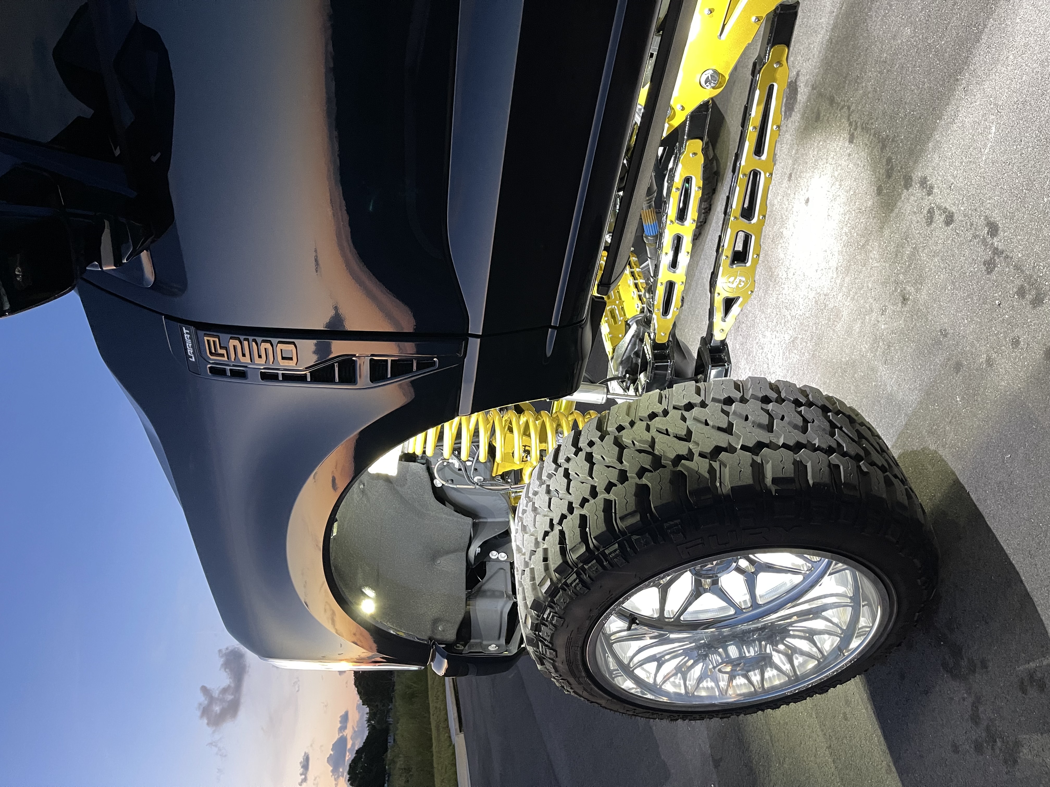 Used 2023 Ford F250 Lariat w/ Sport Appearance Package AWD/4WD image 13
