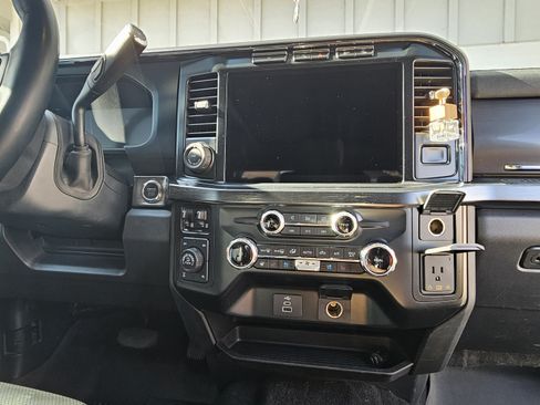 Used 2023 Ford F350 Lariat w/ Tremor Off-Road Package AWD/4WD image 15